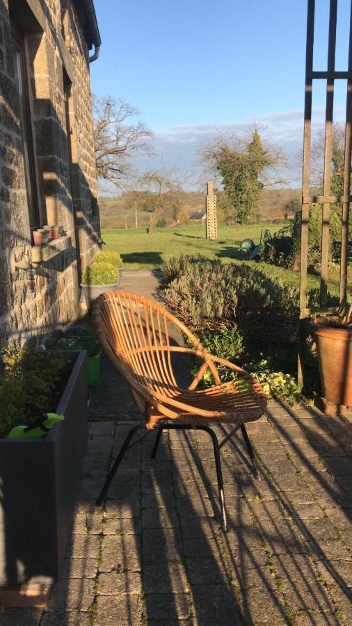 Le Jardin Des Fees Bed and Breakfast Savigny-le-Vieux Eksteriør billede