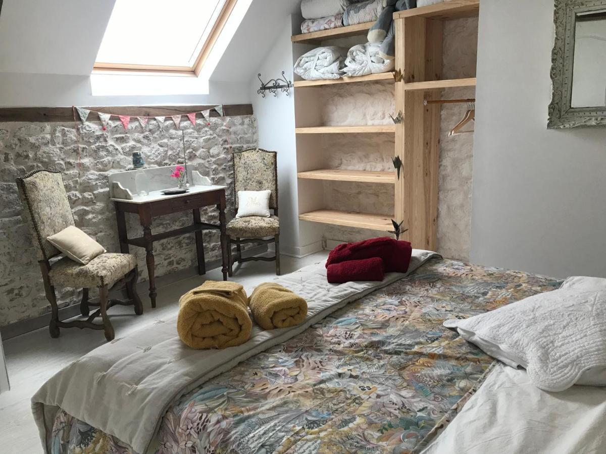 Le Jardin Des Fees Bed and Breakfast Savigny-le-Vieux Eksteriør billede