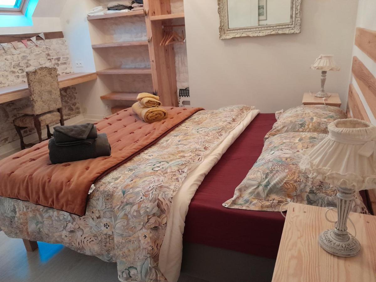 Le Jardin Des Fees Bed and Breakfast Savigny-le-Vieux Eksteriør billede